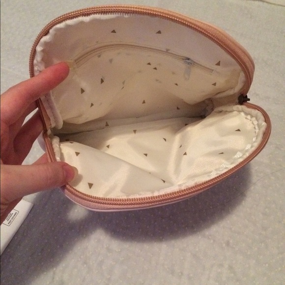 ๐ Nordic vegan makeup bag ๐ - Picture 2 of 4